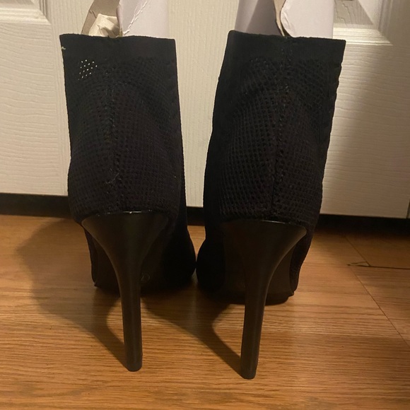High heel ankle bootie, mesh sock style. Fits snug around entire foot. - Picture 4 of 7